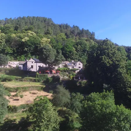 Les Cessenades Bed & Breakfast *