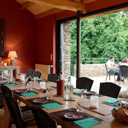 Les Cessenades Bed & Breakfast *